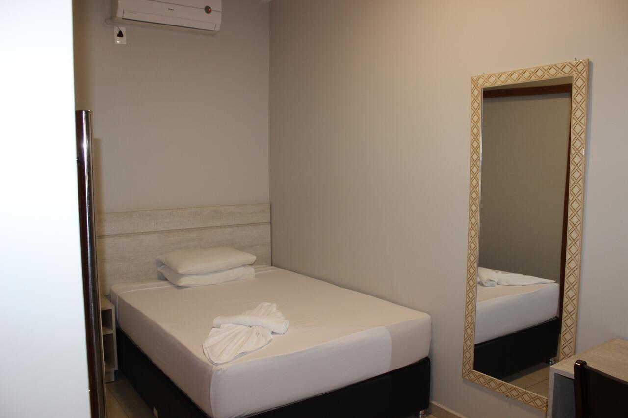 Sleep Hotel Толедо Екстериор снимка